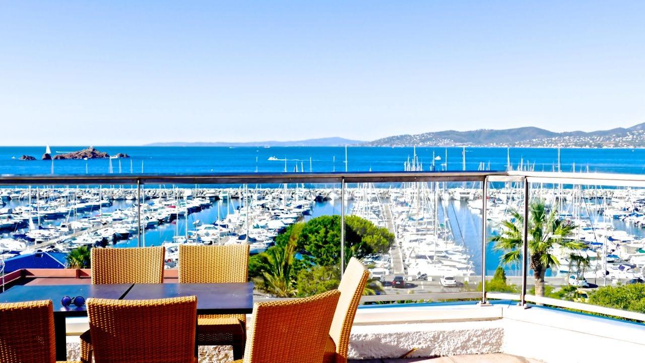 Hotel Brise De Mer - Piscine Interieure & Exterieure Saint-Raphaël Екстериор снимка