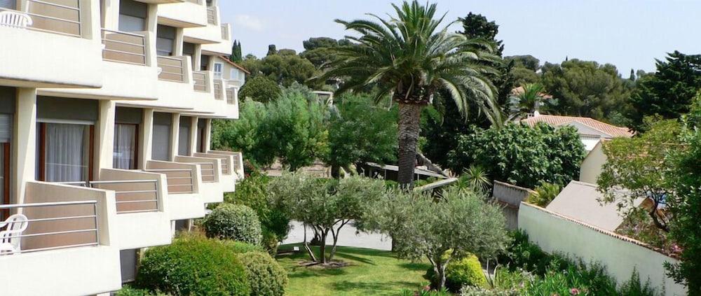 Hotel Brise De Mer - Piscine Interieure & Exterieure Saint-Raphaël Екстериор снимка