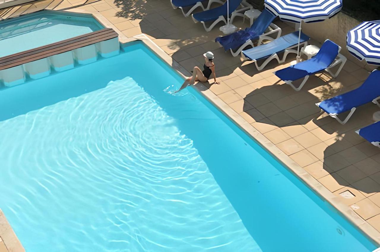 Hotel Brise De Mer - Piscine Interieure & Exterieure Saint-Raphaël Екстериор снимка