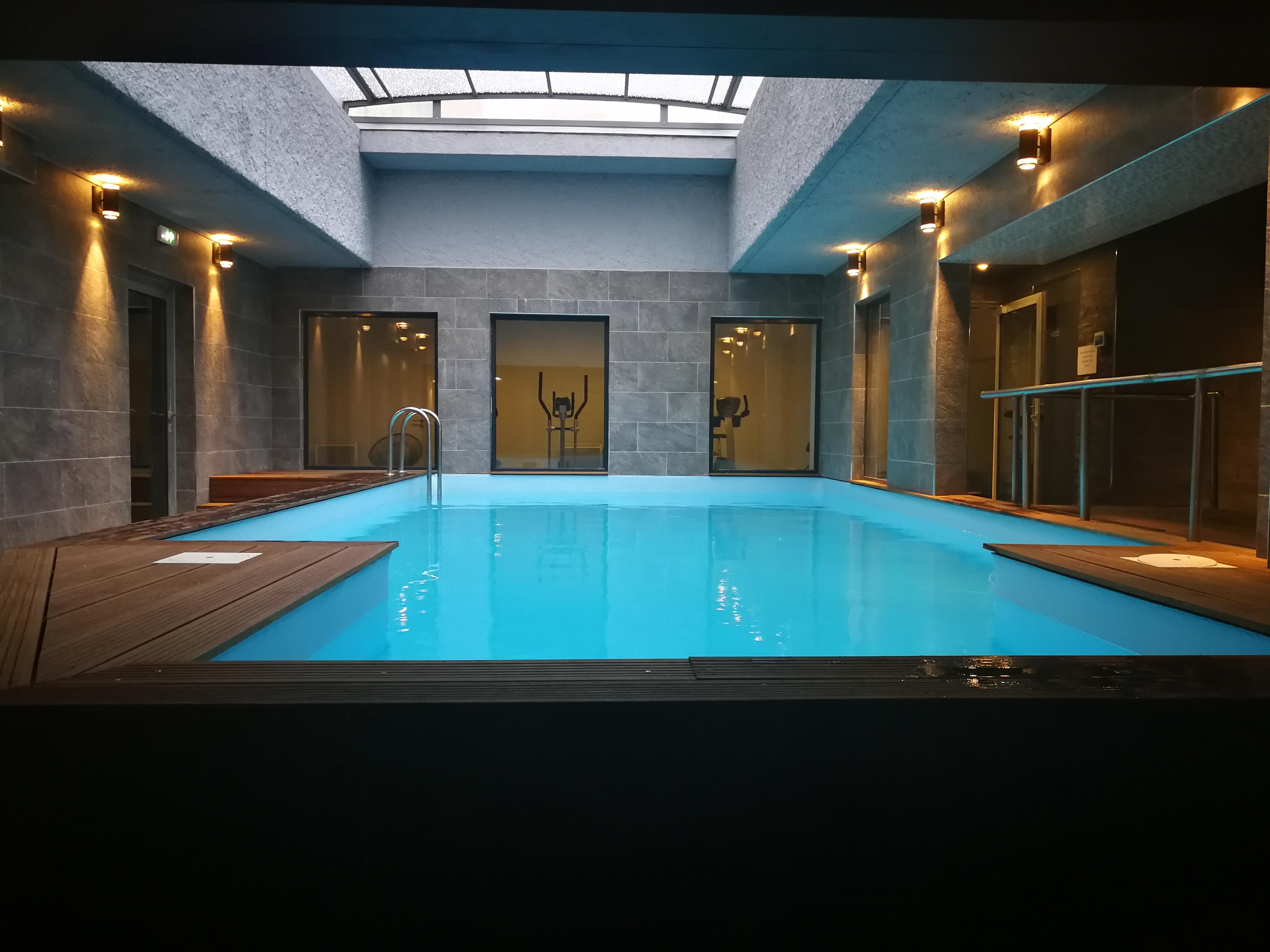 Hotel Brise De Mer - Piscine Interieure & Exterieure Saint-Raphaël Екстериор снимка