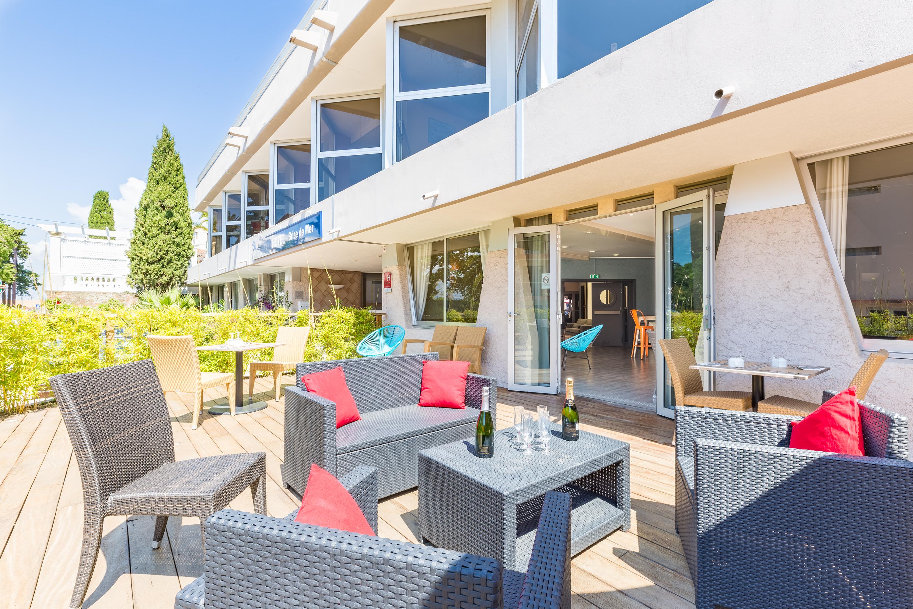 Hotel Brise De Mer - Piscine Interieure & Exterieure Saint-Raphaël Екстериор снимка
