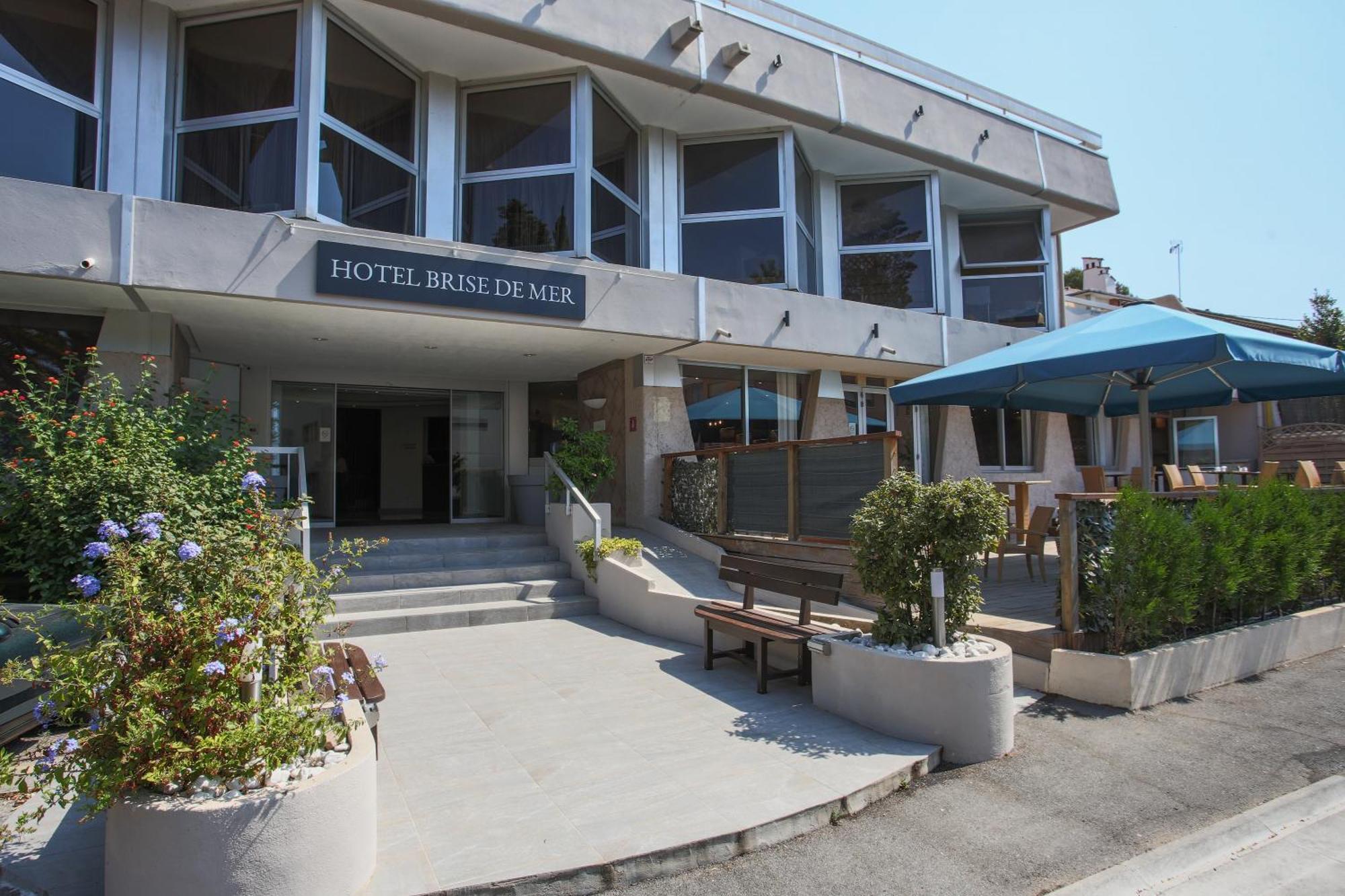 Hotel Brise De Mer - Piscine Interieure & Exterieure Saint-Raphaël Екстериор снимка