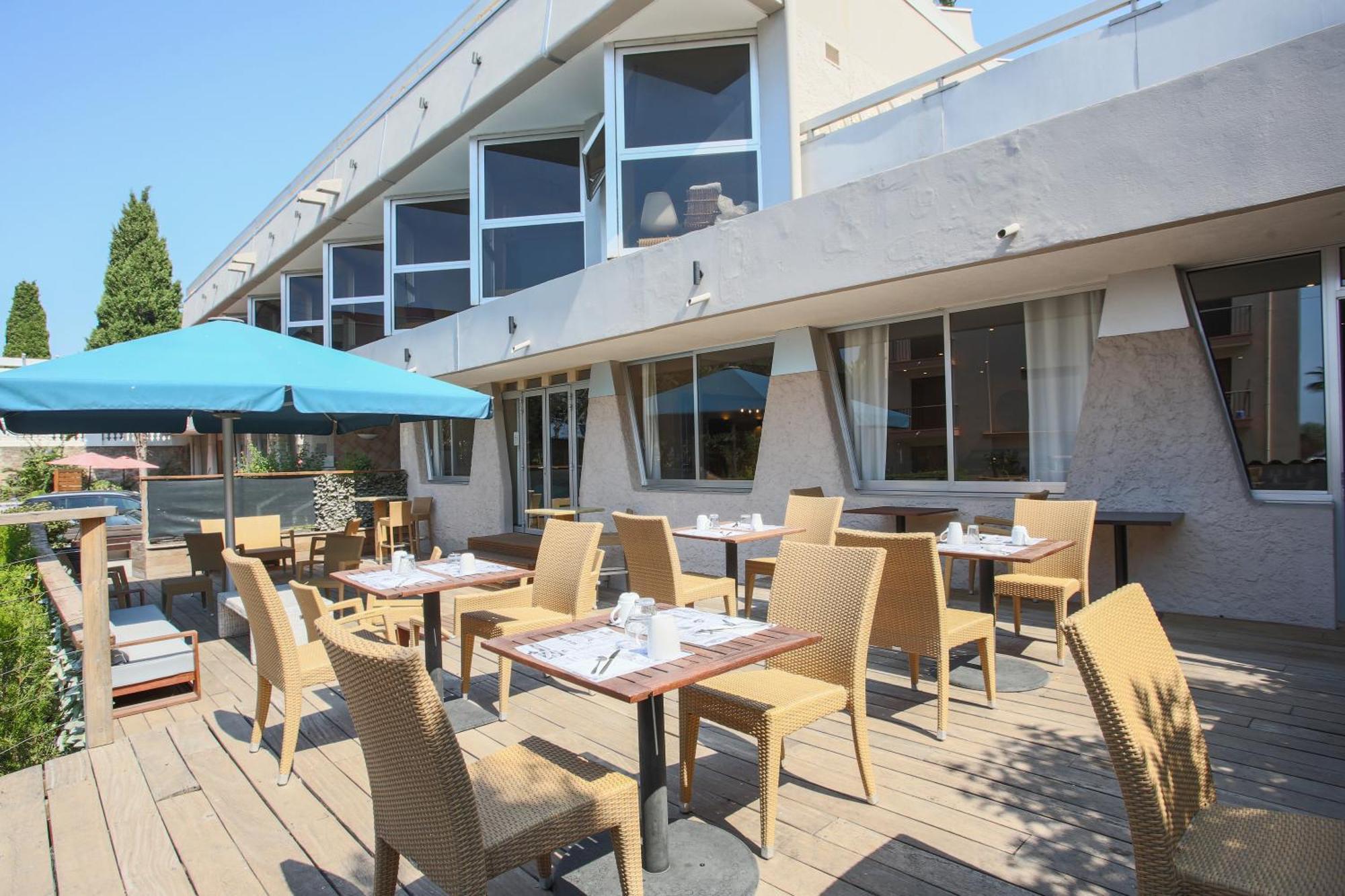 Hotel Brise De Mer - Piscine Interieure & Exterieure Saint-Raphaël Екстериор снимка