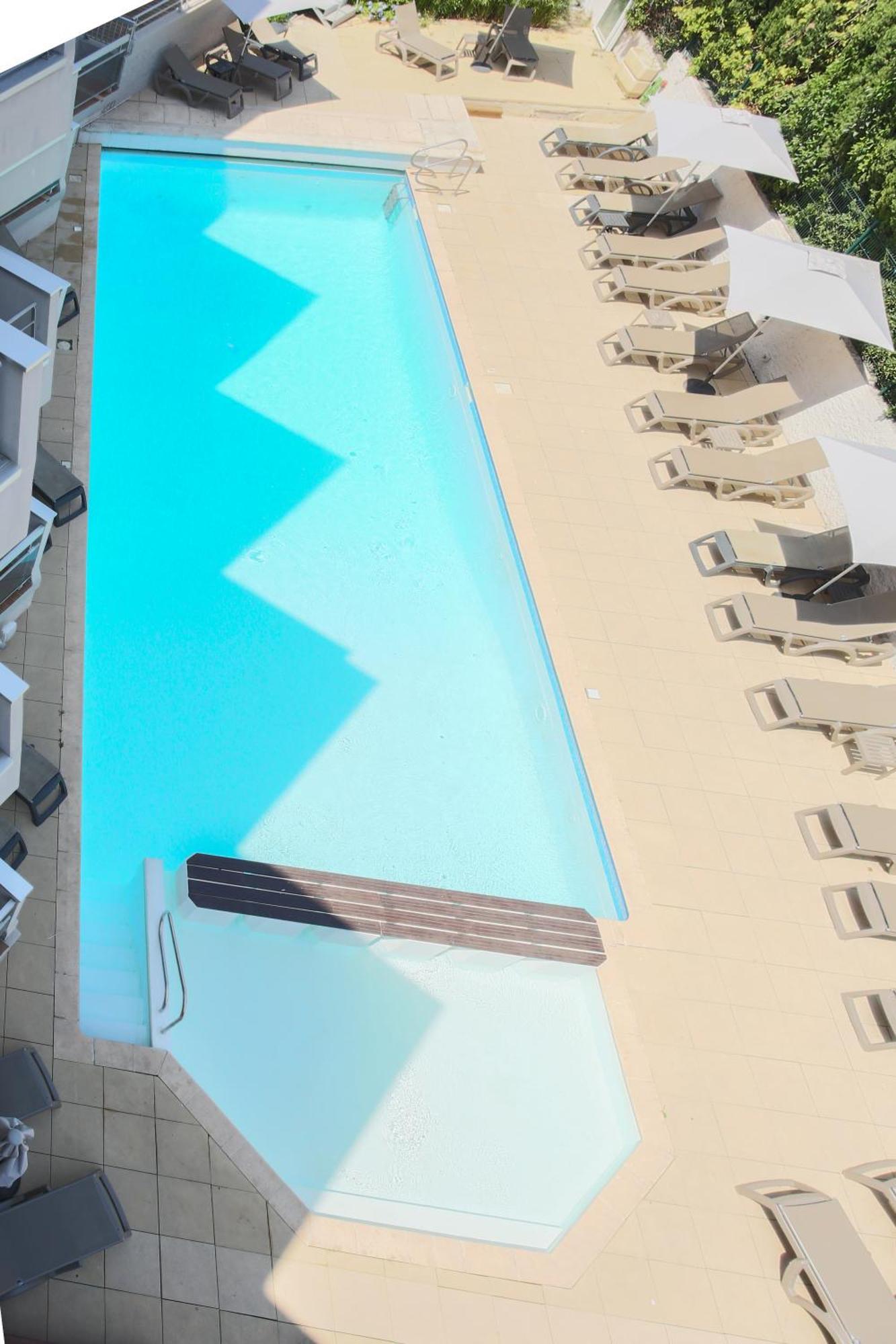 Hotel Brise De Mer - Piscine Interieure & Exterieure Saint-Raphaël Екстериор снимка