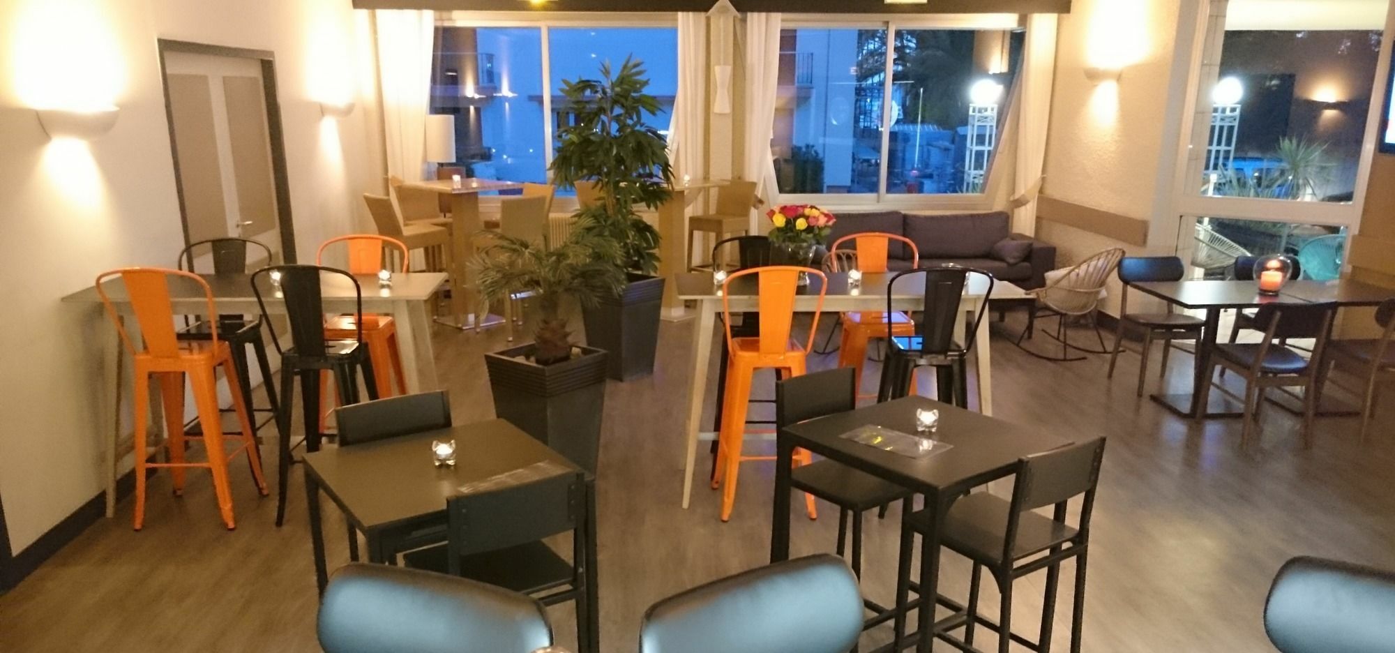Hotel Brise De Mer - Piscine Interieure & Exterieure Saint-Raphaël Екстериор снимка